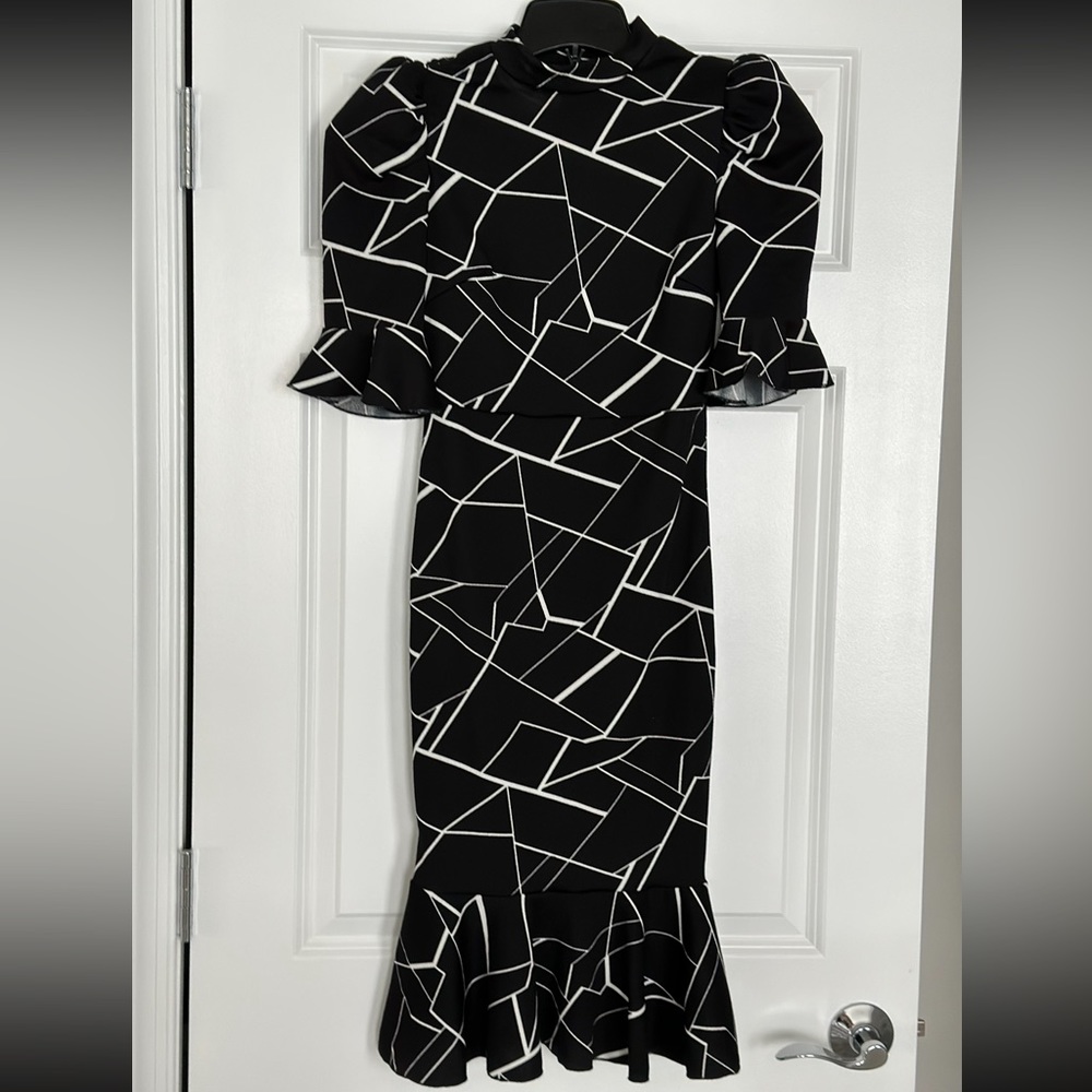Used like new Geo Print Puff Sleeve Mermaid Dress size XS